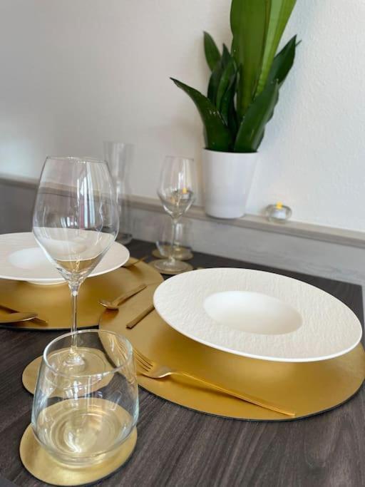 Fewo 20 - Appartement Im Rottalblick - Youngmodern Wohnen Mit Bademantelgang Zur Therme, Tv, Balkon Und Persoenlichem Gaesteempfang Von Astarte Estate Bad Griesbach  Buitenkant foto
